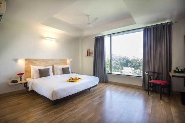 Hotel O Ocean Plaza New Delhi Exteriör bild